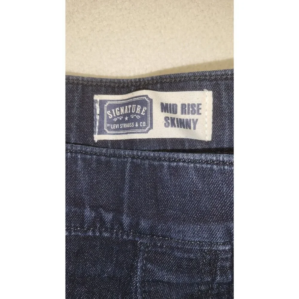 Signature by Levi Mid Rise Skinny pull on womens jeans 16m